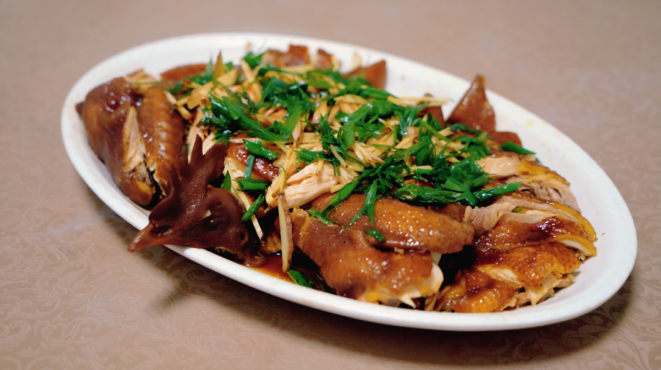 连州新城饭店"姜葱豉油鸡"斩获"清远鸡特色风味美食"大奖 匠心美味