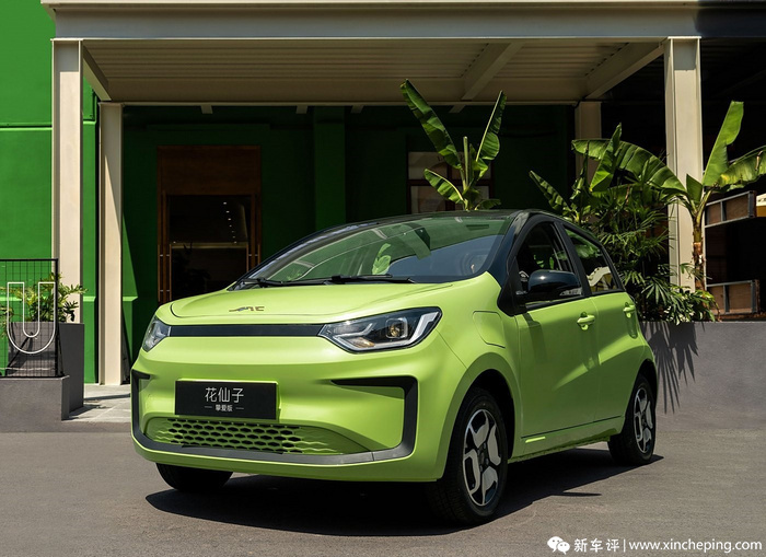 但是,受限于成本,为了降低售价门槛,这类型电动代步小车的入门级版本