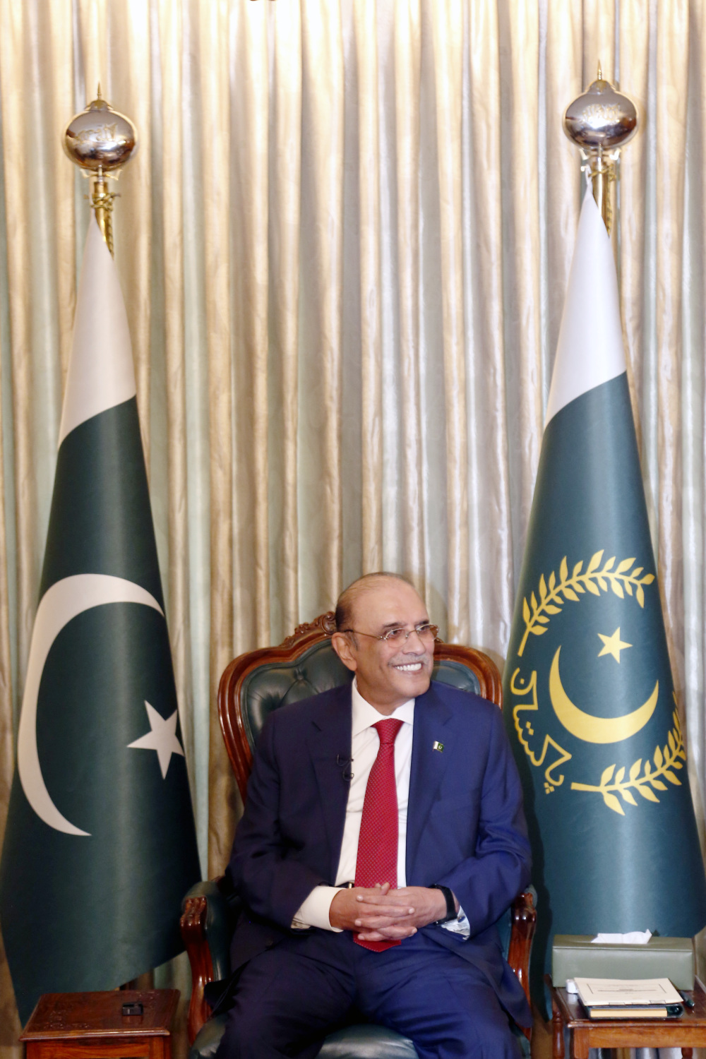 5月17日,巴基斯坦总统阿西夫·阿里·扎尔达里在首都伊斯兰堡总统府