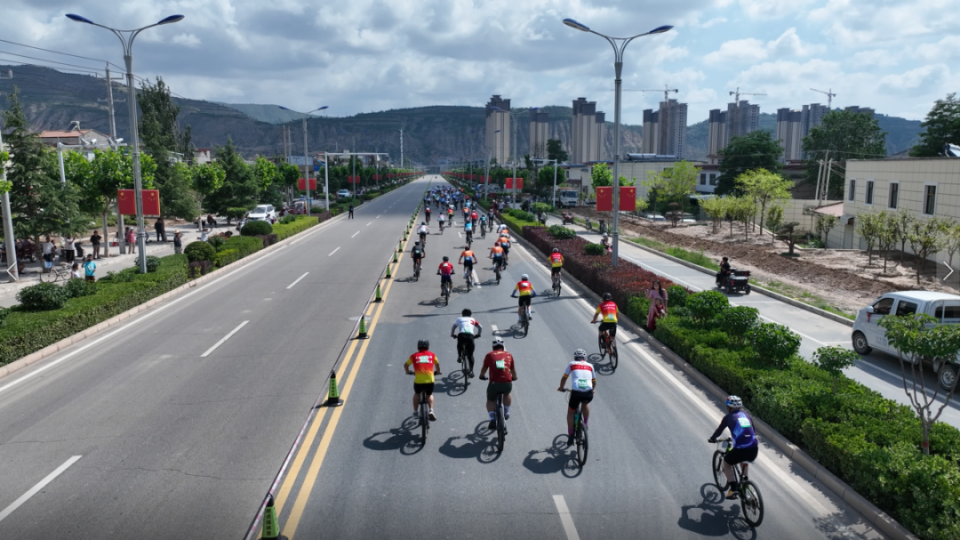 高清图看2025年甘肃省第五届自行车长征赛业余联赛（陇西站）比赛精彩瞬间