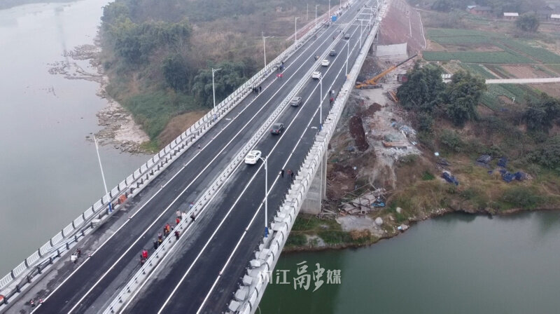 水心坝大桥试通车 两岸渡船成过去时