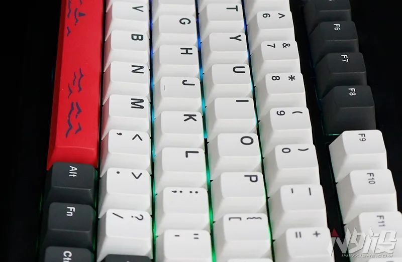 黑爵ak820 max三模机械键盘拆解评测