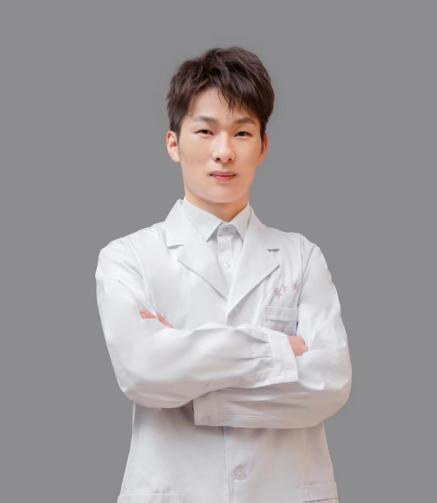 朱峰城暨大五院(深河人民医院)副主任医师,医学博士.