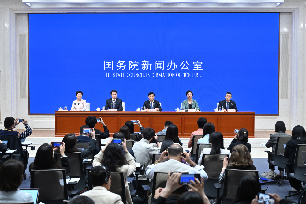 围绕"全面深化改革开放 加快建设具有世界影响力的中国特