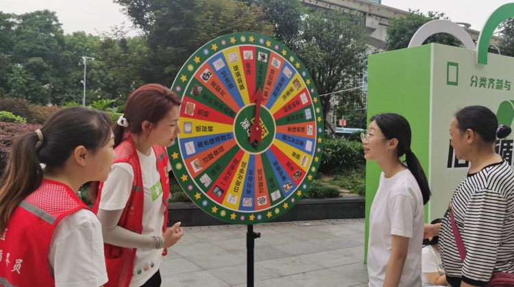 重庆巴南：宣传+执法+监管 引领垃圾分类新风尚