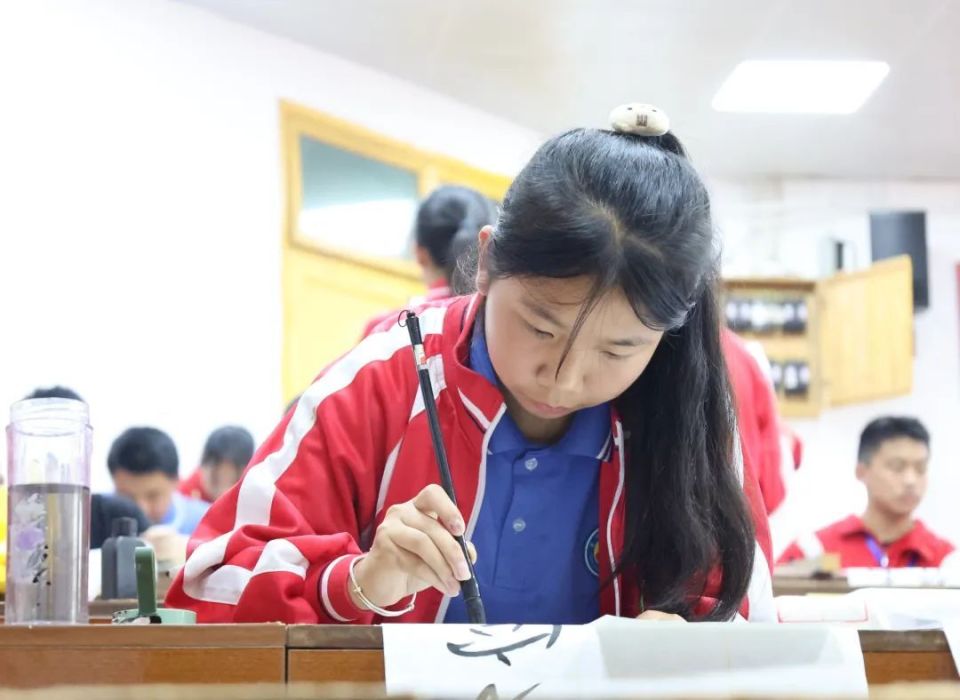【教育】五月鲜花 精彩绽放——黄平县湖里中学"五月的鲜花"艺术节