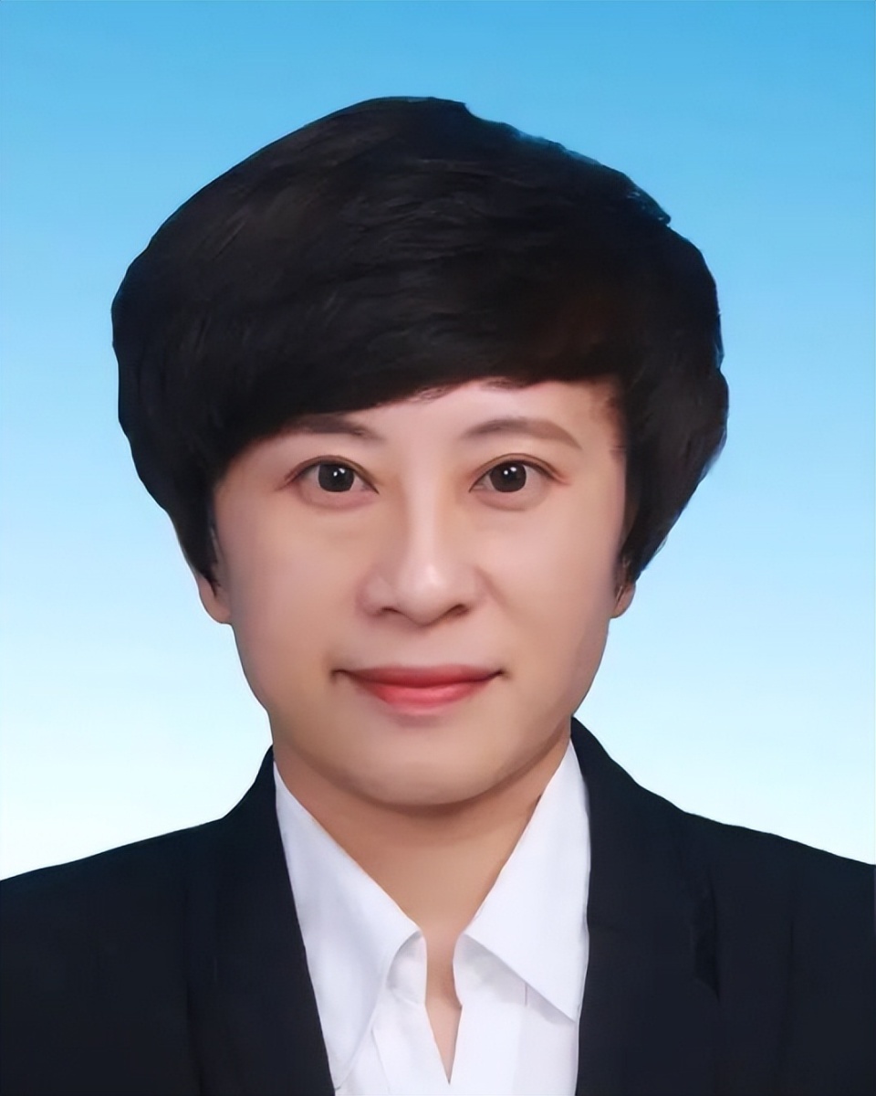 今年10月27日,辽宁省委组织部发布干部任前公示,黄薇薇拟