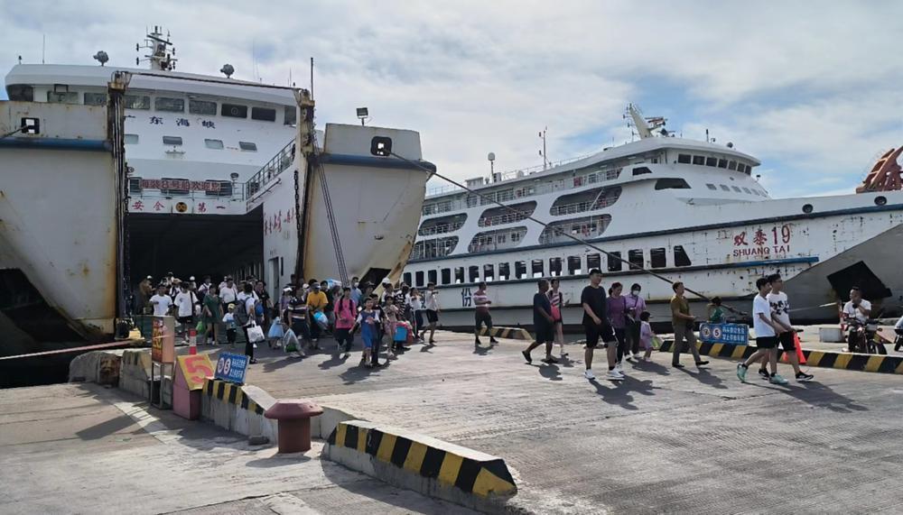 受台风泰利影响琼州海峡客滚船明早停运