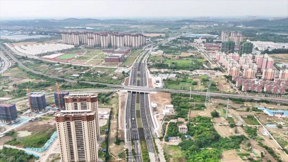 中兴路下穿淮南铁路立交工程项目于5月25日完成全部施工任务,较合同