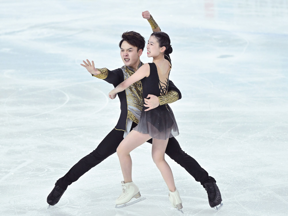 花样滑冰公开组双人滑短节目赛况