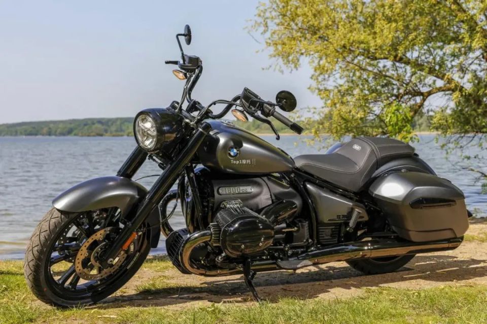 死磕巡航车型——宝马r18泰坦版国内上市,售价22.98万元-腾讯新闻