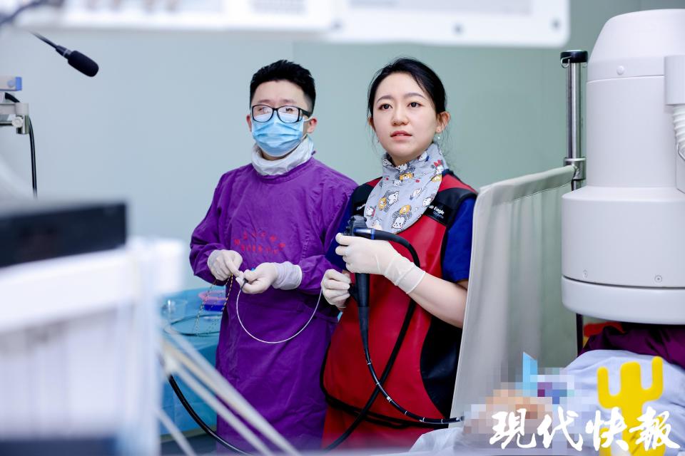 做手术台病床为什么81岁老人“滴水不进”，医生在他肚子里搭了座“高架桥”_https://www.jmylbn.com_新闻资讯_第1张