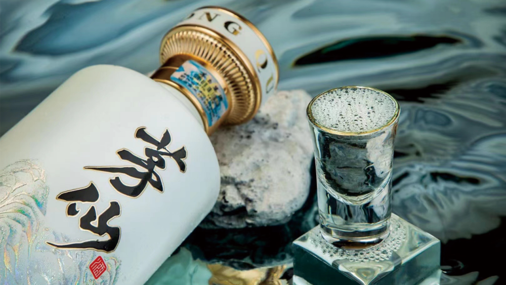 茅台保健酒业新品上市 | "茅仙永曲"酱香型白酒致敬不凡