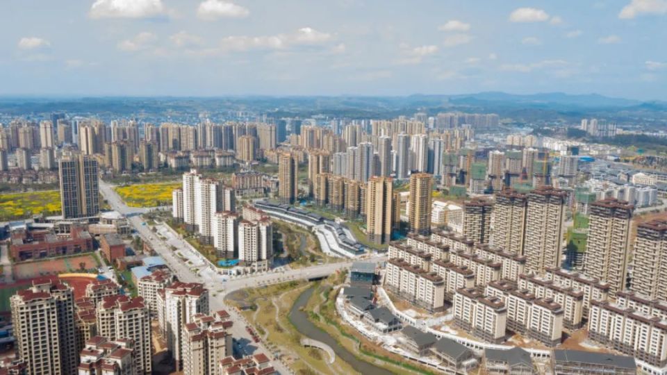 广安民用机场,拟建场址位于广安市岳池县普安镇,距离广安市主城区约15