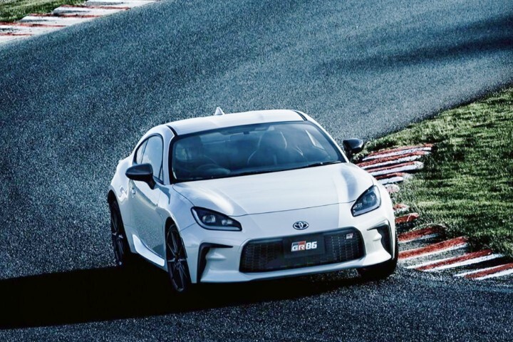 带来丰田 86,subarubrz 两款采用水平对置引擎后驱设定的小跑车后