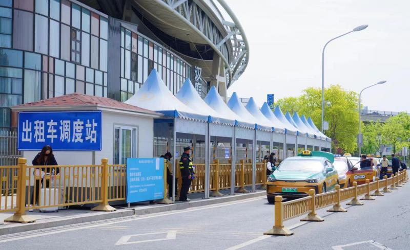 清明假期夜间接驳换乘北京七大火车站开行12条免费摆渡车线路