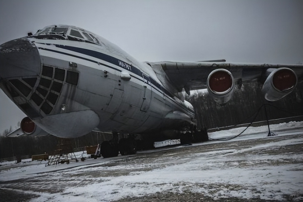 正是俄罗斯设在白俄罗斯境内的一座空军机场