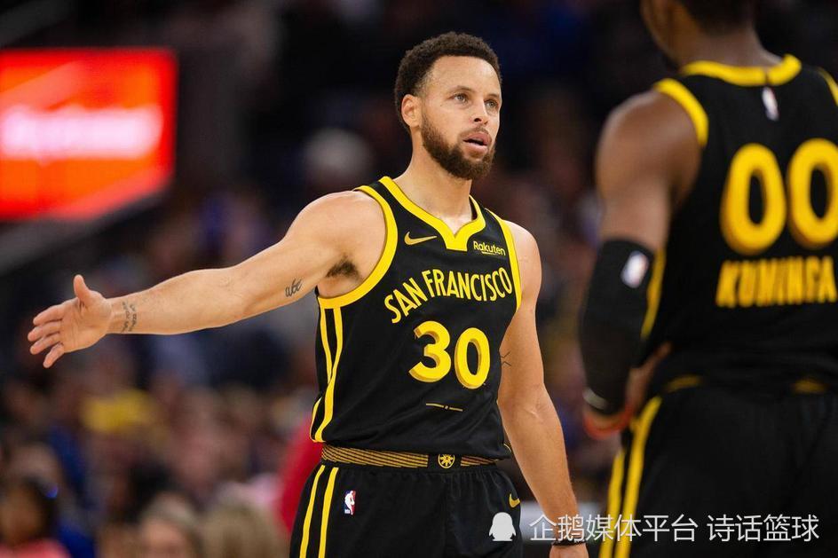 库里这种类型的球员他的职业生涯是非常长的,由于他是依靠投射和技巧