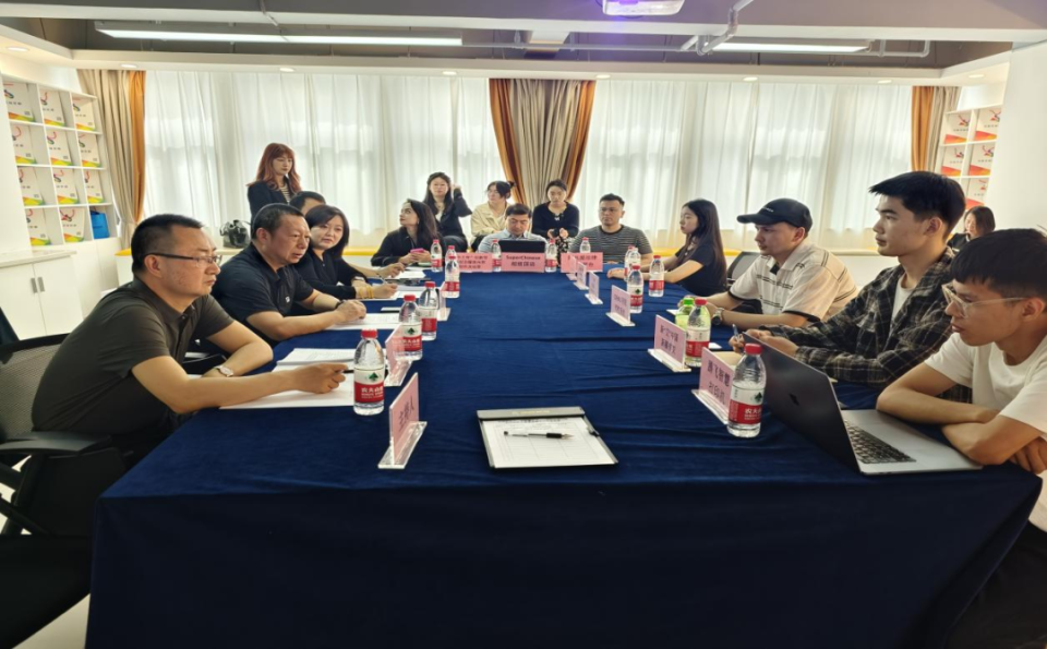 市赛状态,5月14日上午,天山区人力资源和社会保障局邀请4位人社部siyb