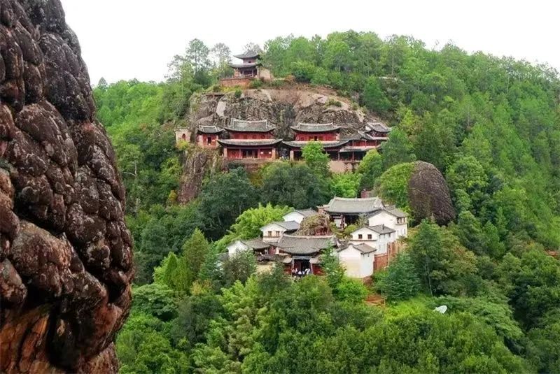 跟着赛事去旅行 | 走进剑川石宝山 感受大自然的鬼斧神工