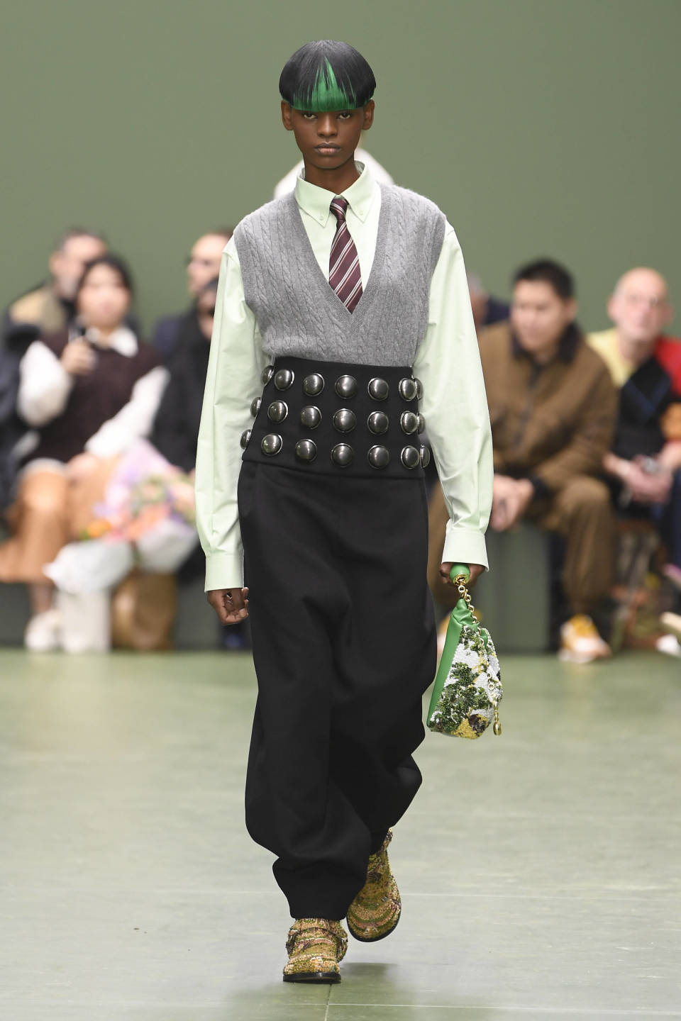 巴黎时装周——罗意威品牌时装秀_腾讯新闻