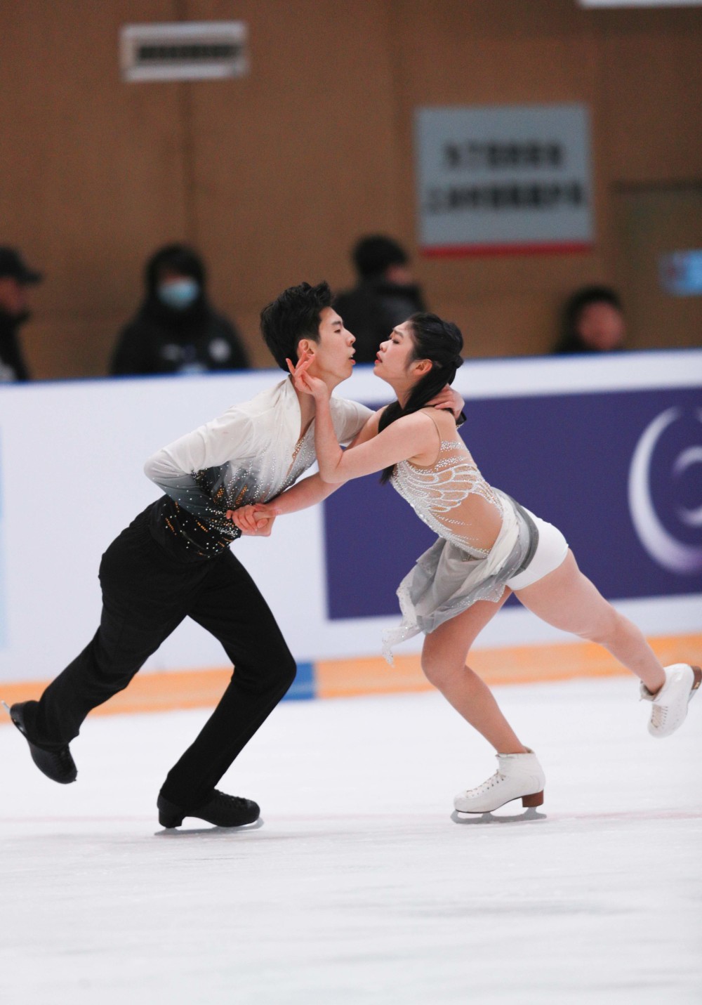 体育花样滑冰全国冠军赛冰舞自由舞赛况