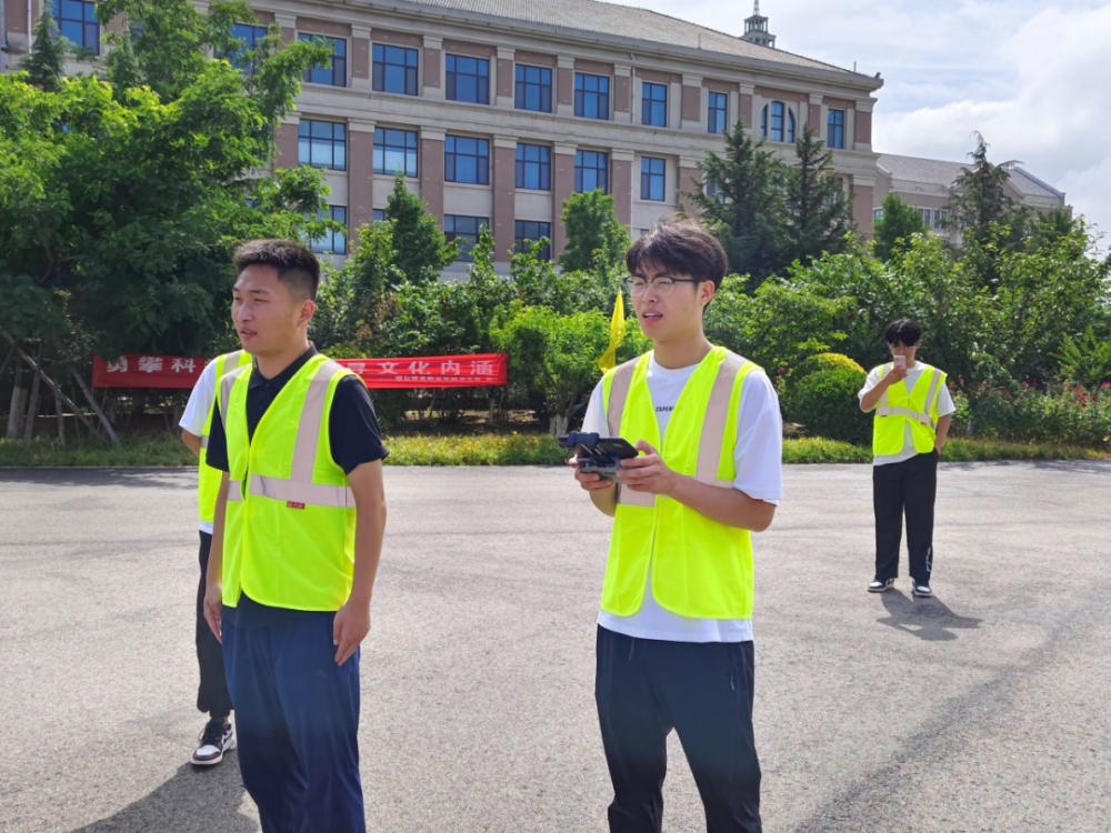 烟台黄金职业学院校花图片