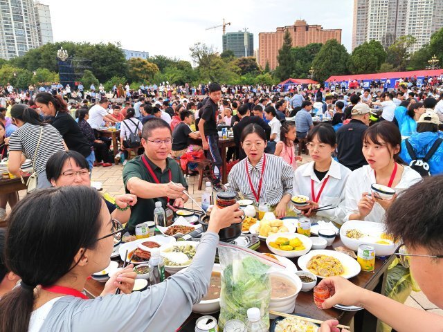 有一种叫云南的生活|云南宣威火腿美食文化旅游节开幕-腾讯新闻