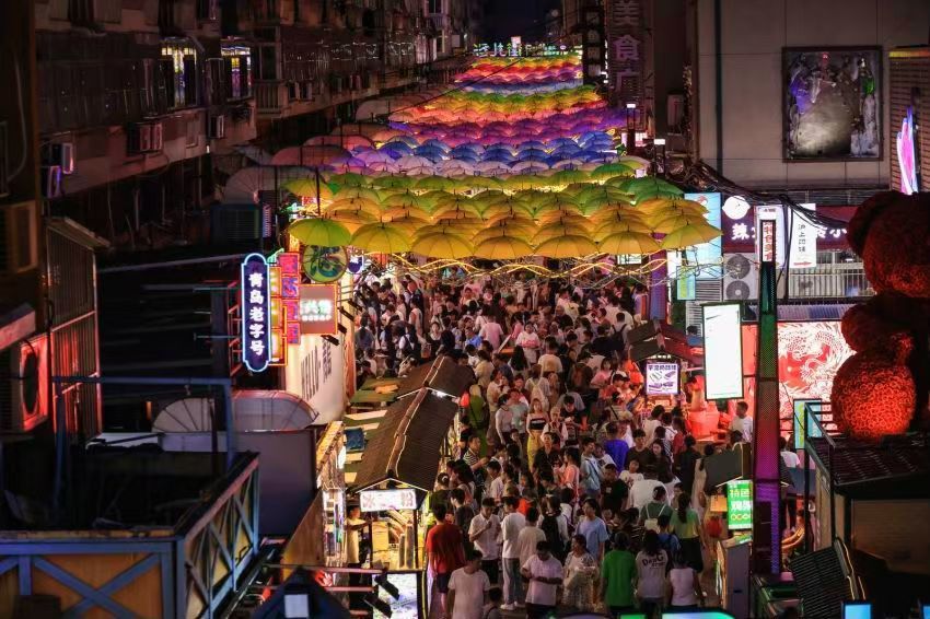 青岛夏夜消暑胜地!台东夜市热辣来袭,烟火气满满