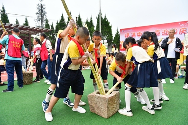 南岸鸡冠石镇:传统文化进校园 和平小学喜迎中秋国庆_腾讯新闻