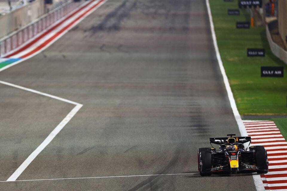 f1巴林站维斯塔潘无悬念夺冠角田裕毅赛后危险驾驶遭队友狠批