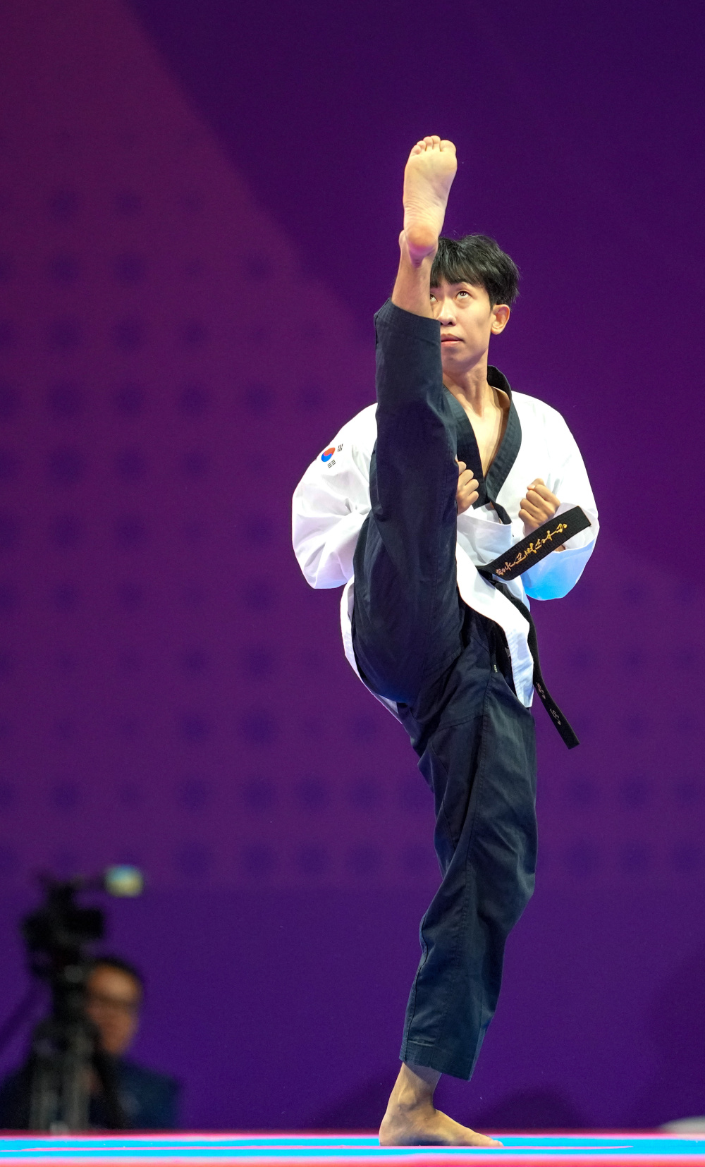 跆拳道——男子品势个人决赛:韩国选手获得冠军_腾讯新闻