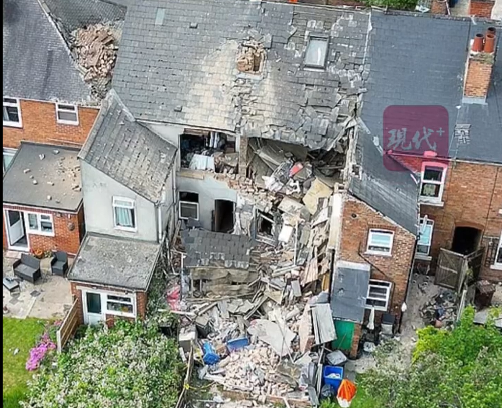 英男被女友赶出家门崩溃 炸毁女友房屋