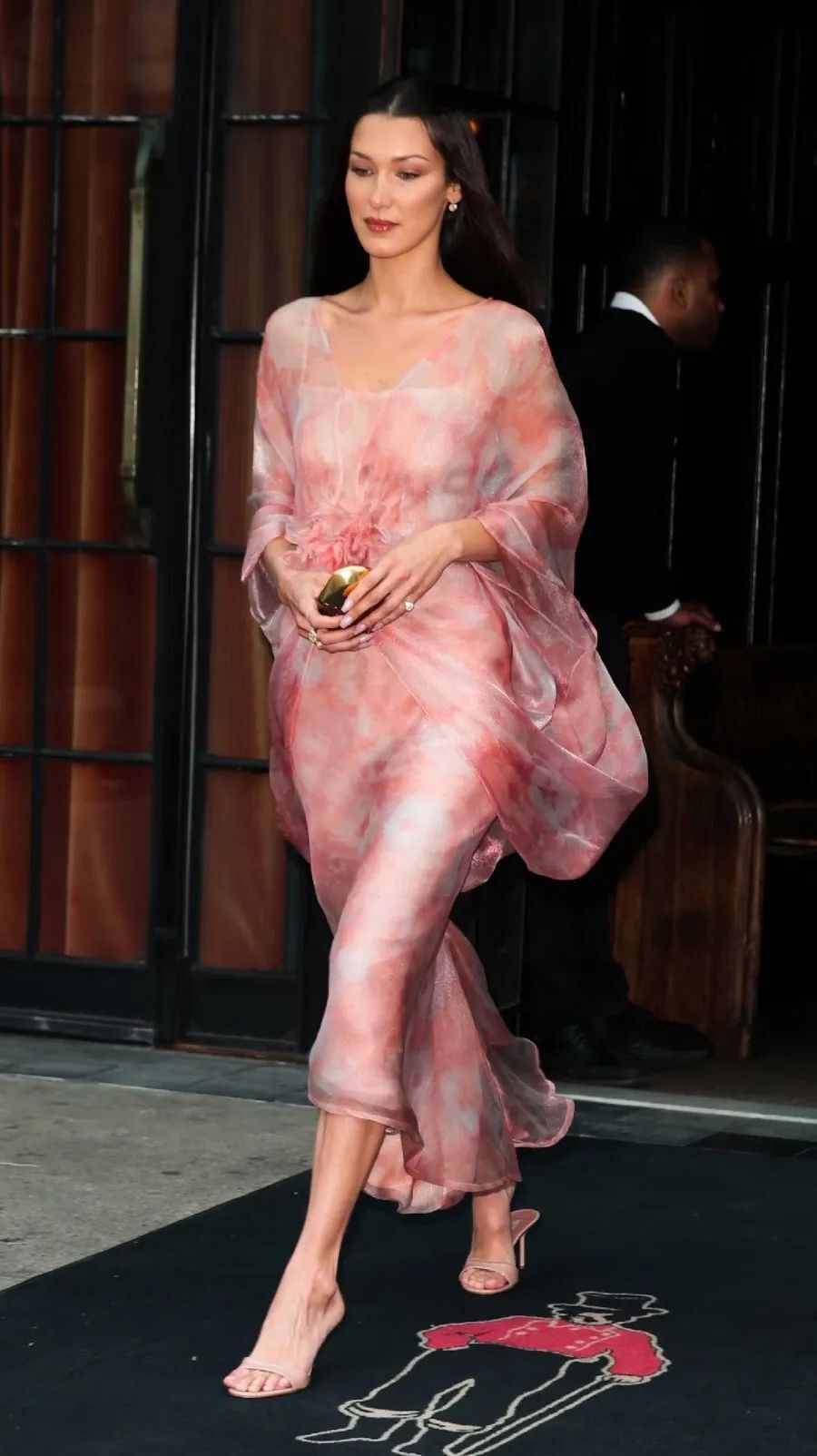 女明星们的花裙子穿搭灵感,适用于所有女孩