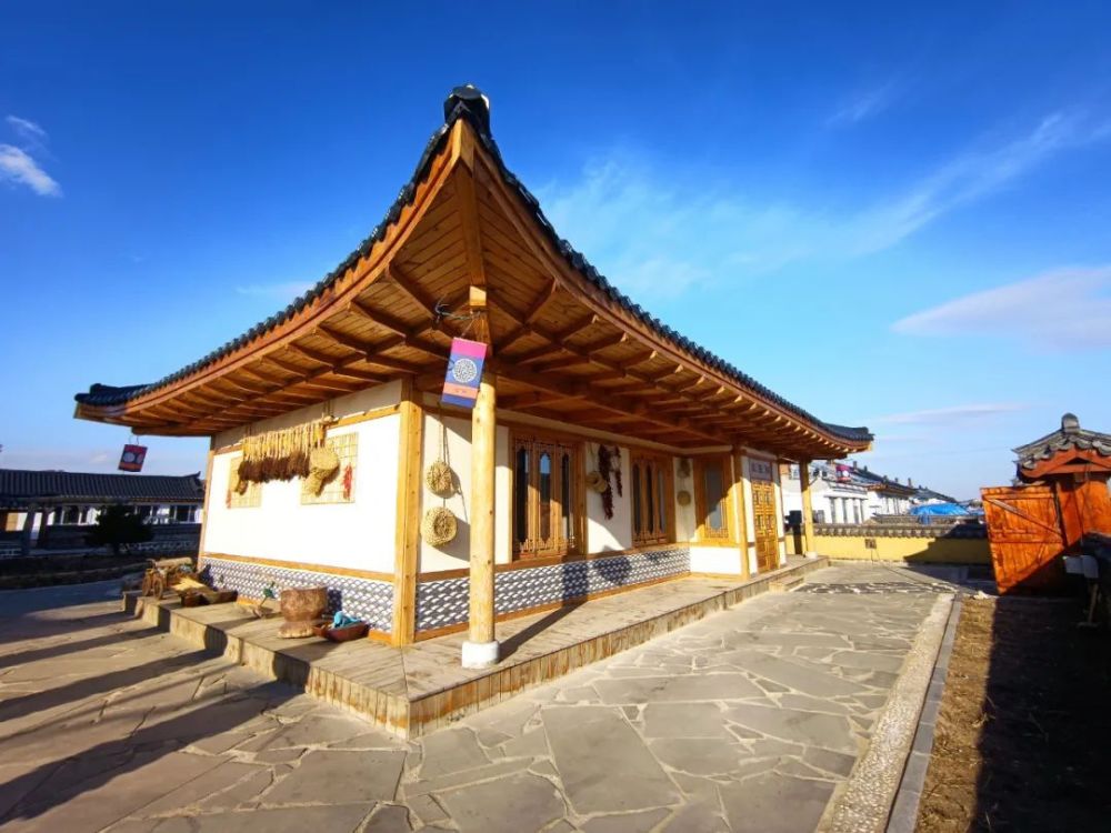 民宿向日葵花海来源:敦化市文化广播电视和旅游局