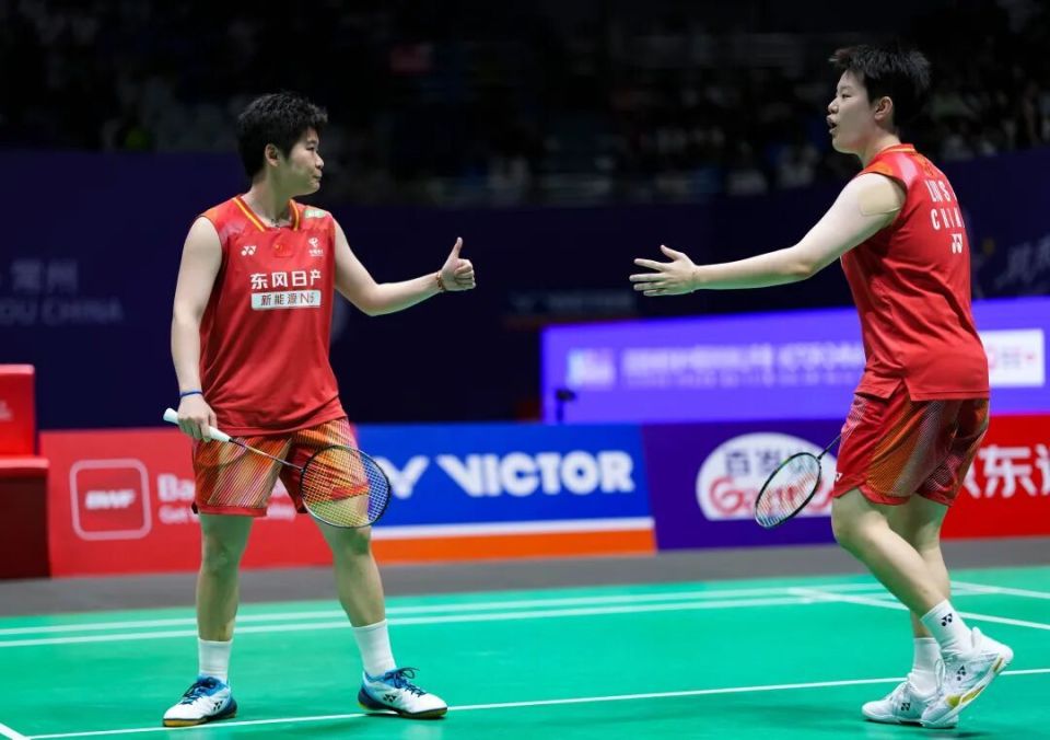 世锦赛：国羽4胜2负，胡珂源/林祥毅晋级男双16强，喜忧参半！_腾讯新闻