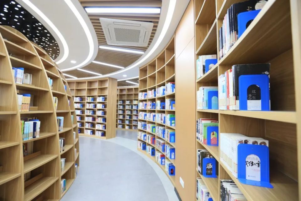 松江这个社区图书馆点亮诗意生活_腾讯新闻
