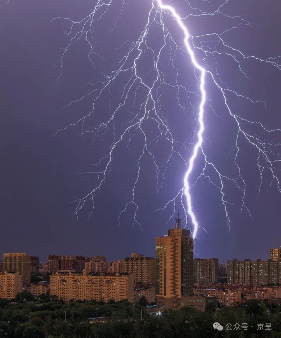 北京雷雨过境,25张闪电照片无比震撼!