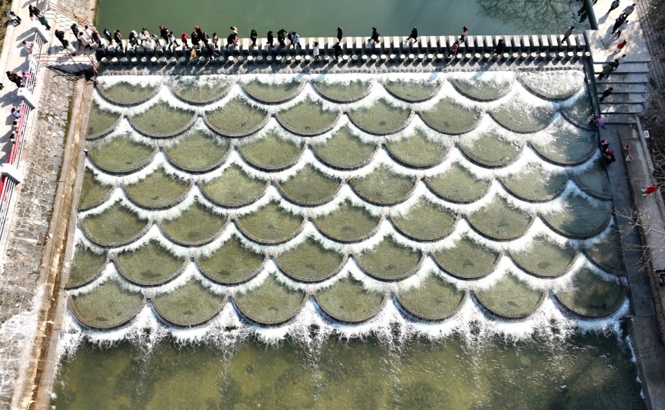 "鱼鳞坝"建成啦! 麻阳苗乡春节游玩最佳打卡地 1_腾讯新闻