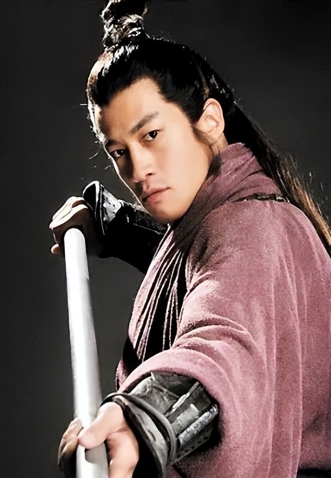 9年的地下恋,7年的两地分居,何润东却收获了最甜蜜的爱情