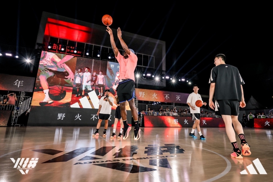 NBA球星爱德华兹见证“火拼”全国总冠军诞生，引爆“篮球之夏”