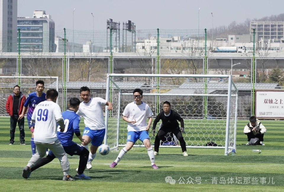 青岛日报社足球赛圆满落幕,观海智慧同城联队屈居亚军_腾讯新闻
