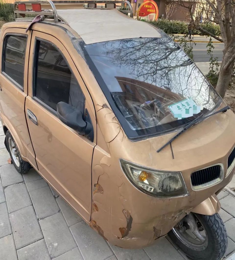 "燃油老年代步车"能上路?市交管局回应>>