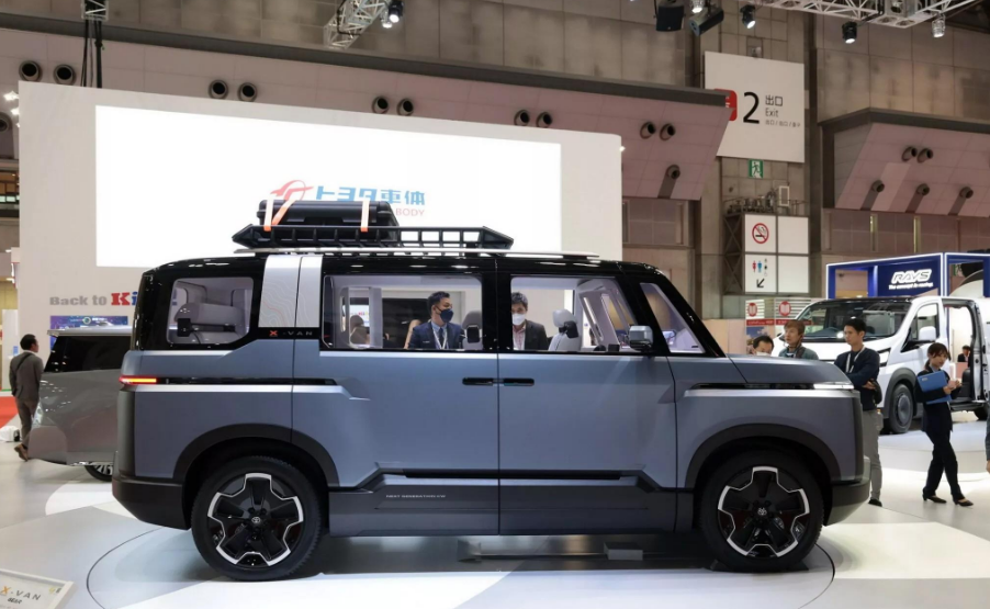 丰田亮相了一款概念级mpv,这款车不同于以往,它更像是放大版的k-car