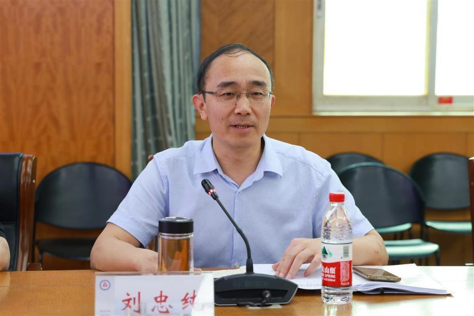 开班第一课,王高华教授就以《心理健康的概念,内涵及维护》为主题,用