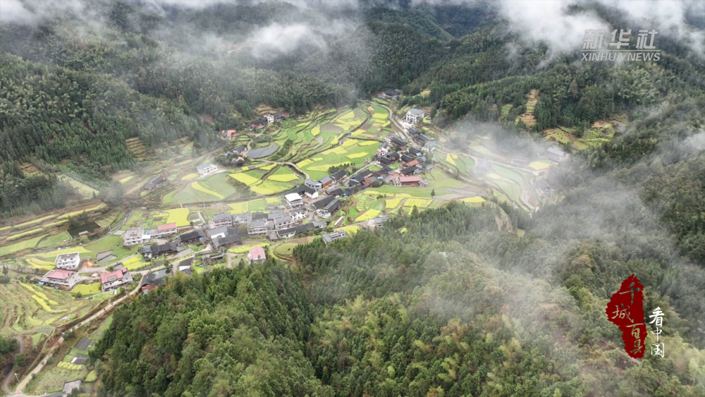 千城百县看中国湖南新化古桃花源里春色美