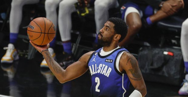 北京时间2月20日,nba全明星周末,独行侠球员欧文接受了媒体采访.