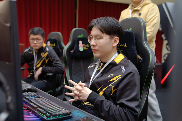 对话丨深圳狼队刘家成:向亚运!"竞"放深圳力量