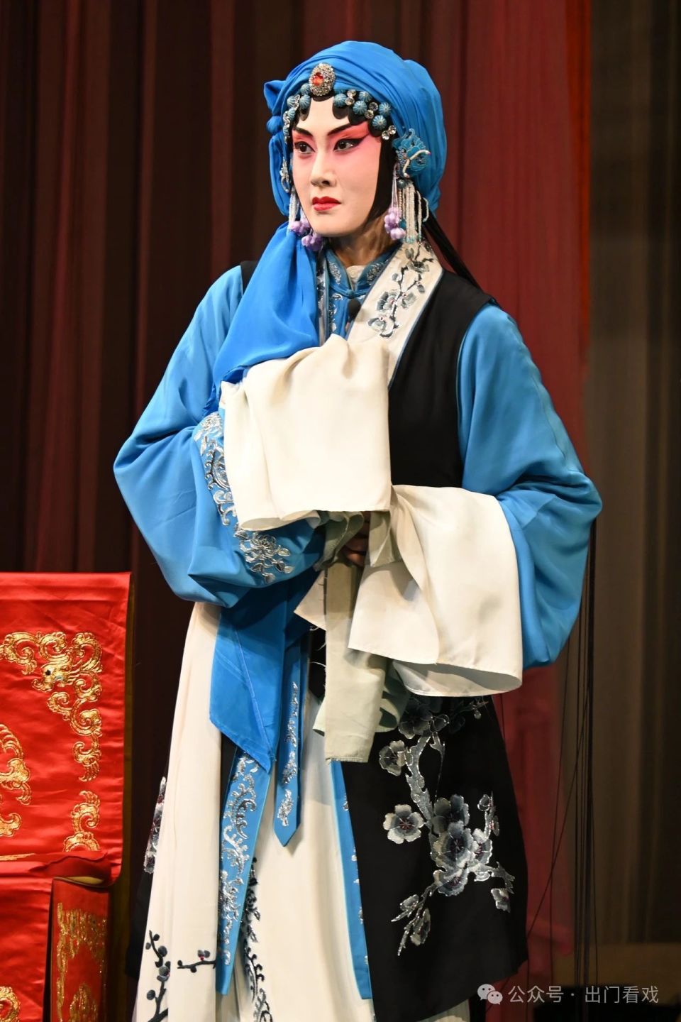 张火丁什么时候再演不知道,还演不演也不知道,所以只能期待《锁麟囊》
