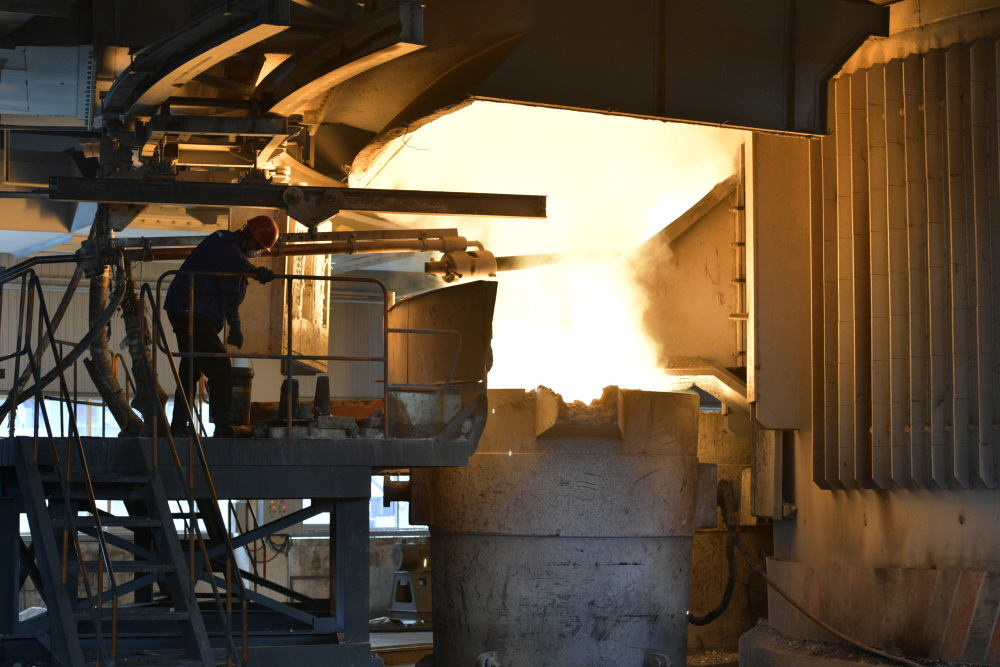 甘肃张掖硅系新材料项目生产建设忙